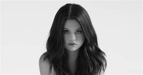 selena gomez bude|Selena Gomez poses naked on the cover of new album, Revival